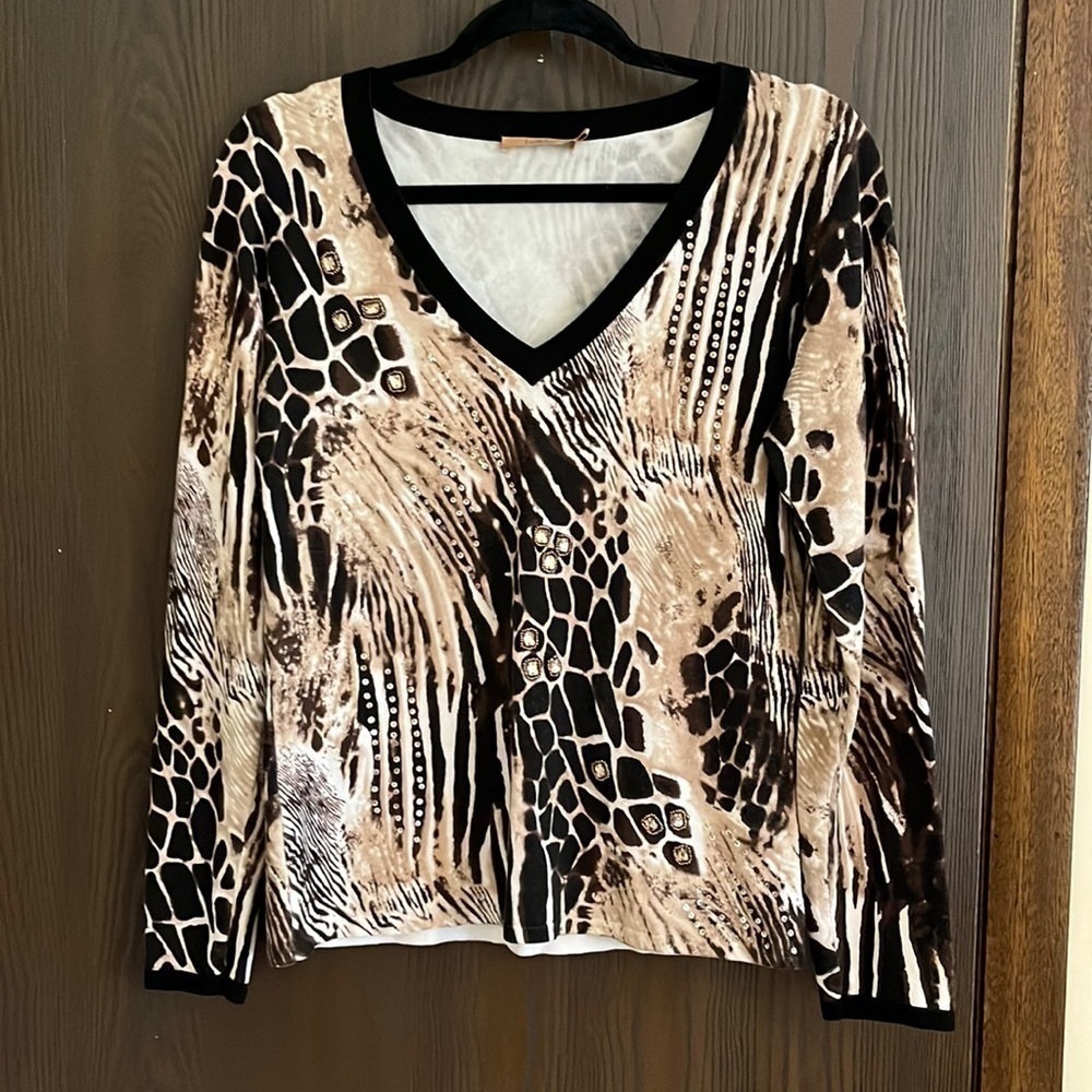 Bellini animal print sweater with sequins and beads. Size Medium.